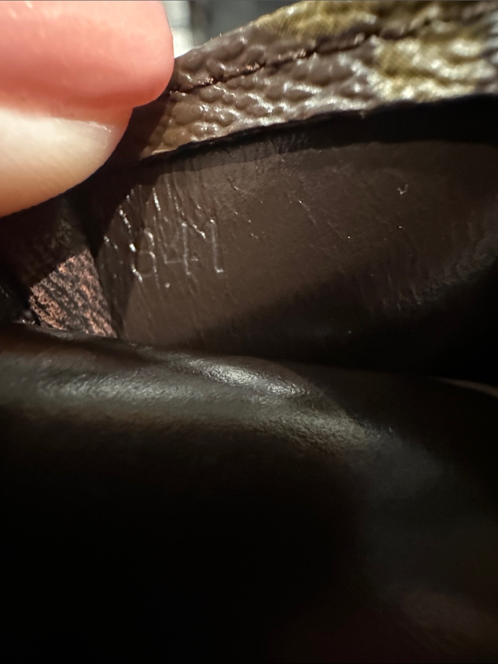 🌸Vintage Louis Vuitton Monogram Pochette with Unbranded Gold Chain and charm. - Picture 4 of 13